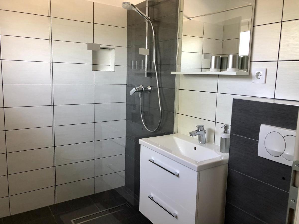 Studio Apartmani Biser 1, 2, 3 Deluxe Tuheljske Toplice Exteriör bild